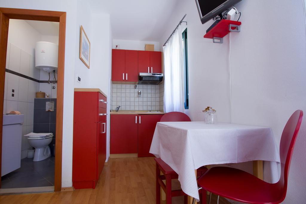 Apartments Petrinic Crnogaj Baška Exterior foto